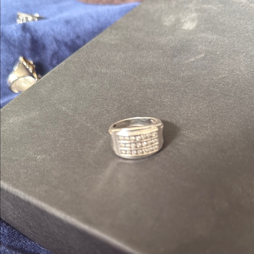 Elegant Silver Band Ring